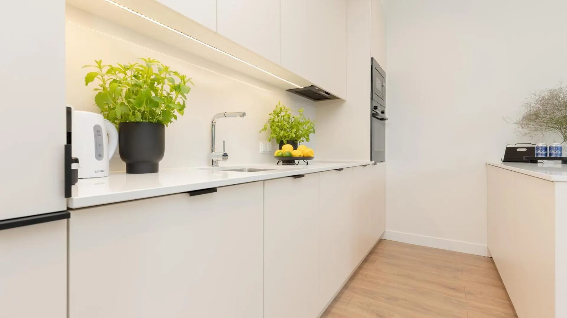 Lux Apartments Domaniewska With Sauna & Gym By Renters Prestige Warszawa Polen