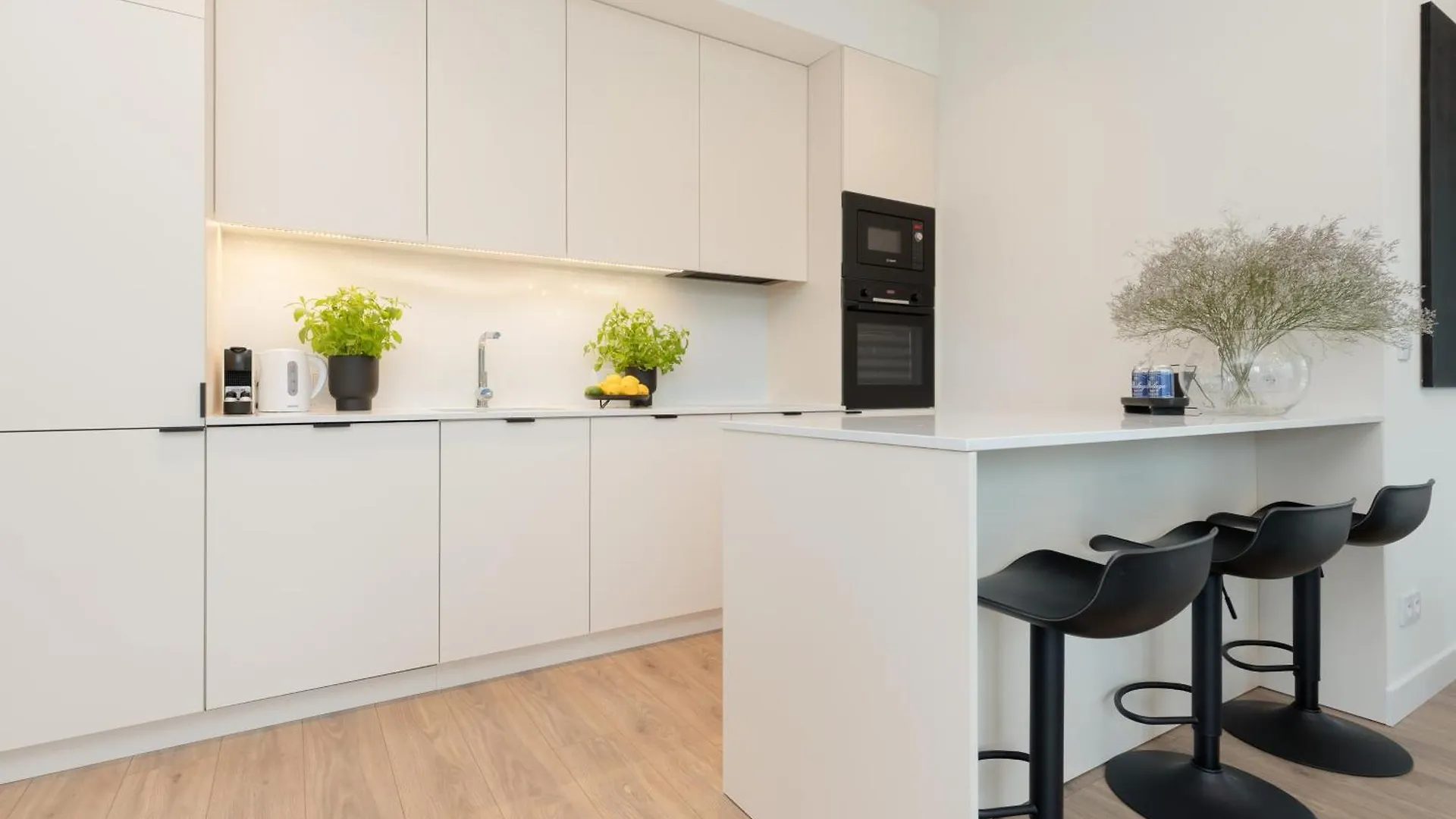 Lejlighedshotel Lux Apartments Domaniewska With Sauna & Gym By Renters Prestige Warszawa Polen