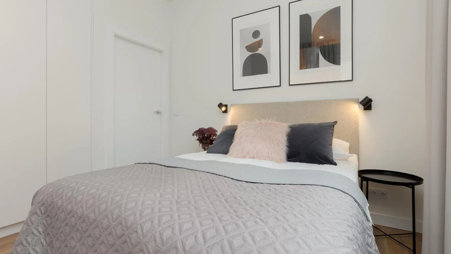 Lux Apartments Domaniewska With Sauna & Gym By Renters Prestige Warszawa