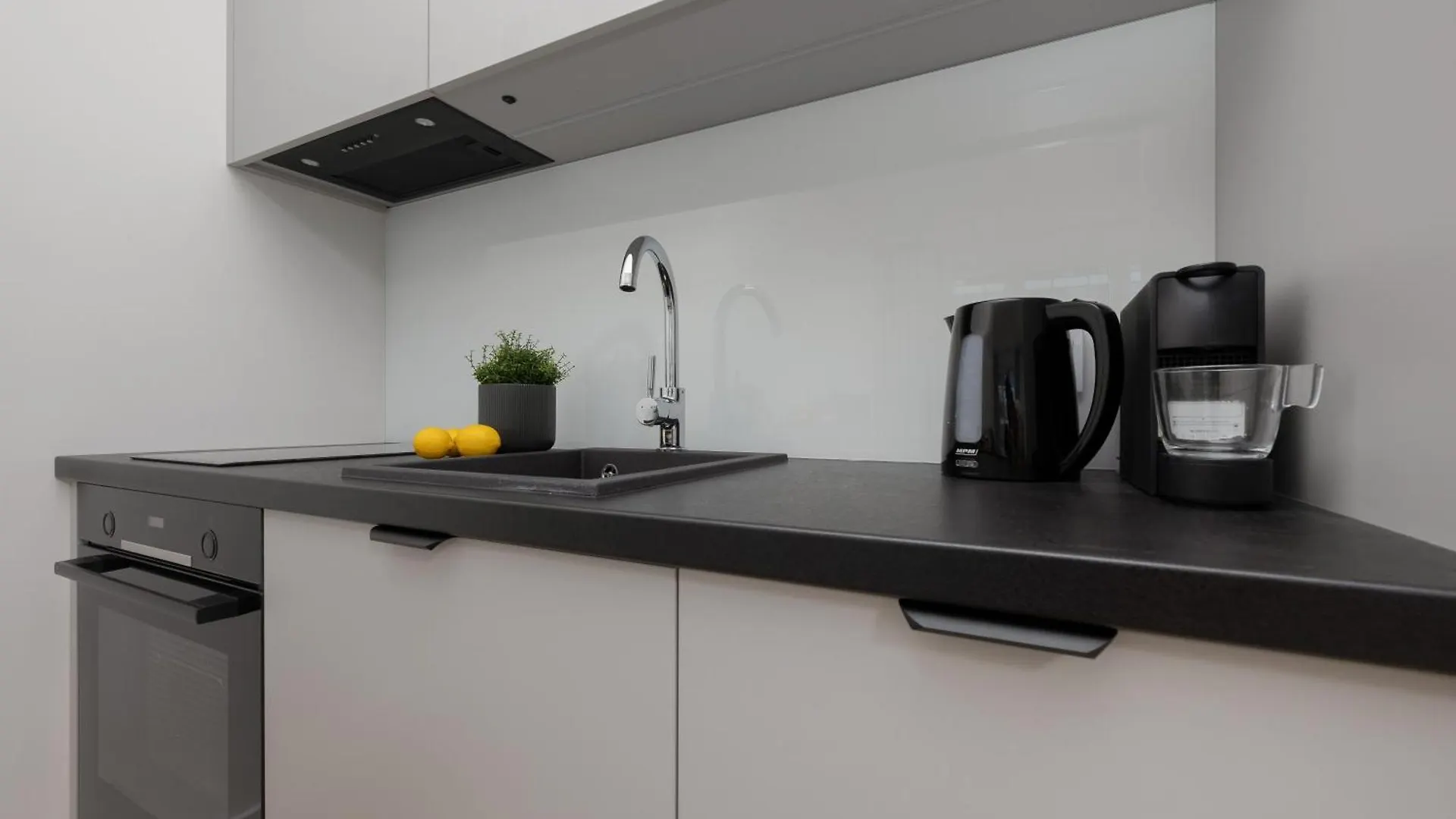 Lux Apartments Domaniewska With Sauna & Gym By Renters Prestige Βαρσοβία 0*,