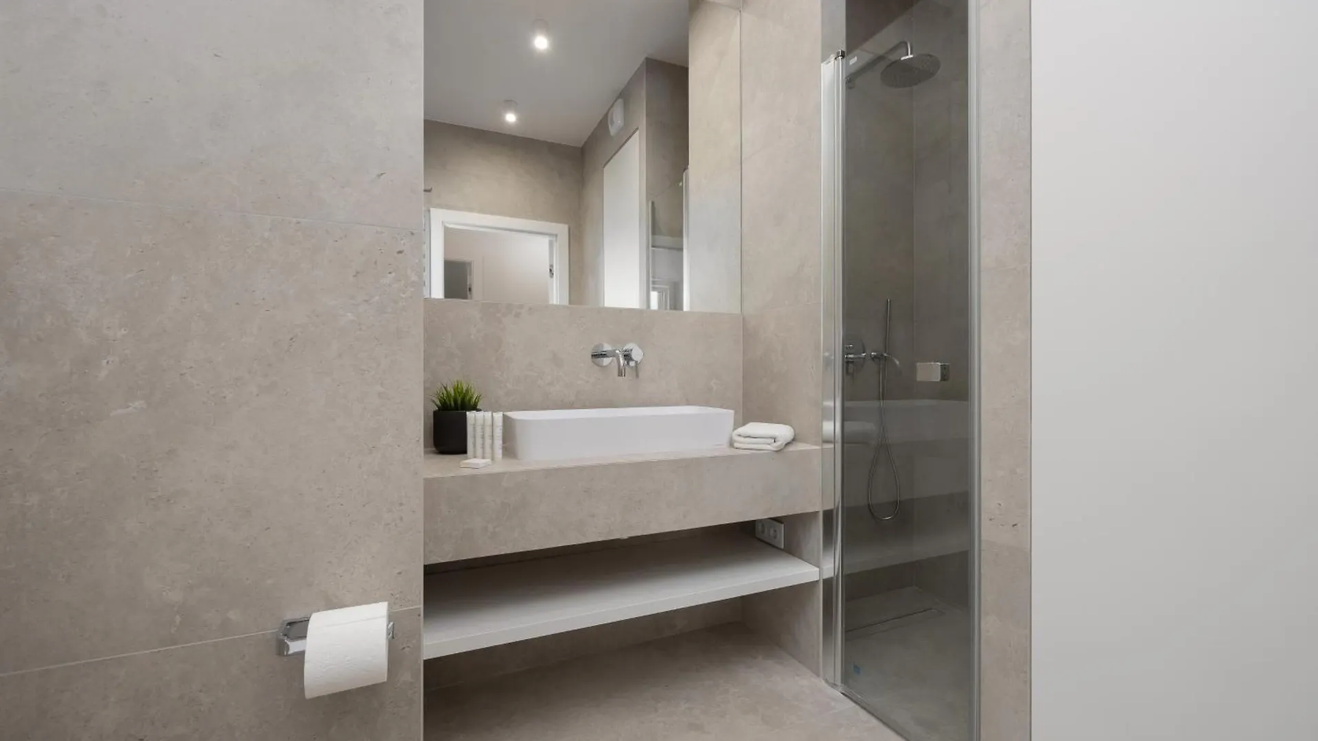 Lux Apartments Domaniewska With Sauna & Gym By Renters Prestige Βαρσοβία 0*,  Πολωνία